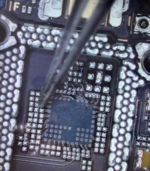 Huawei Mate 50 Pro teardown image 5G space image 1